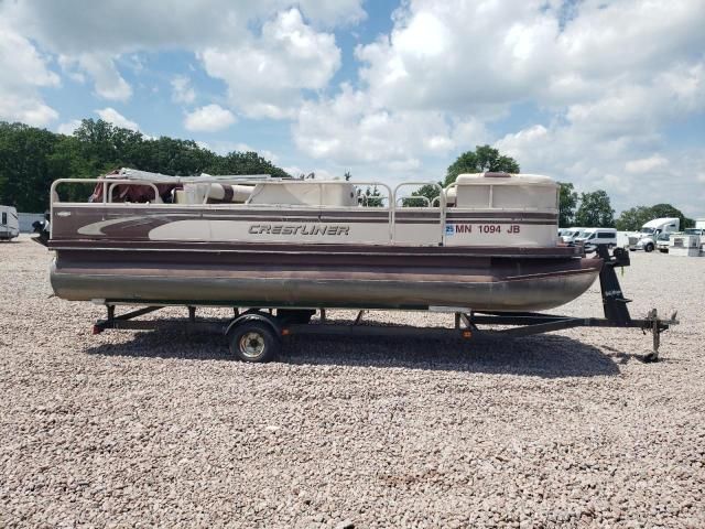 2000 Crestliner Boat