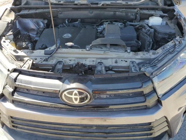 2019 Toyota Highlander SE