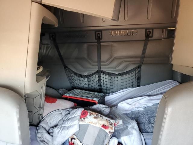 2018 Freightliner Cascadia 125 Semi Truck