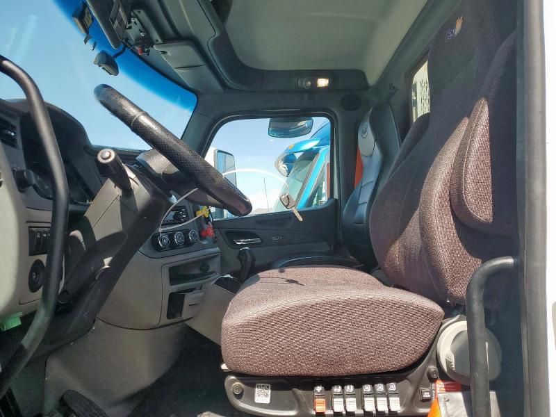 2017 Peterbilt 579 Semi Truck