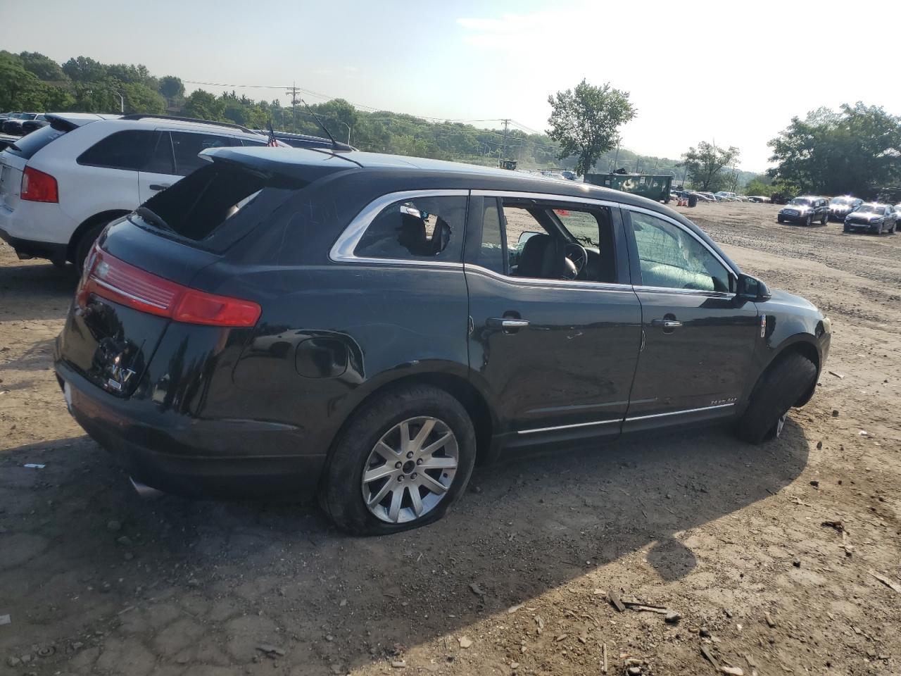 2013 Lincoln Townhouse MKT