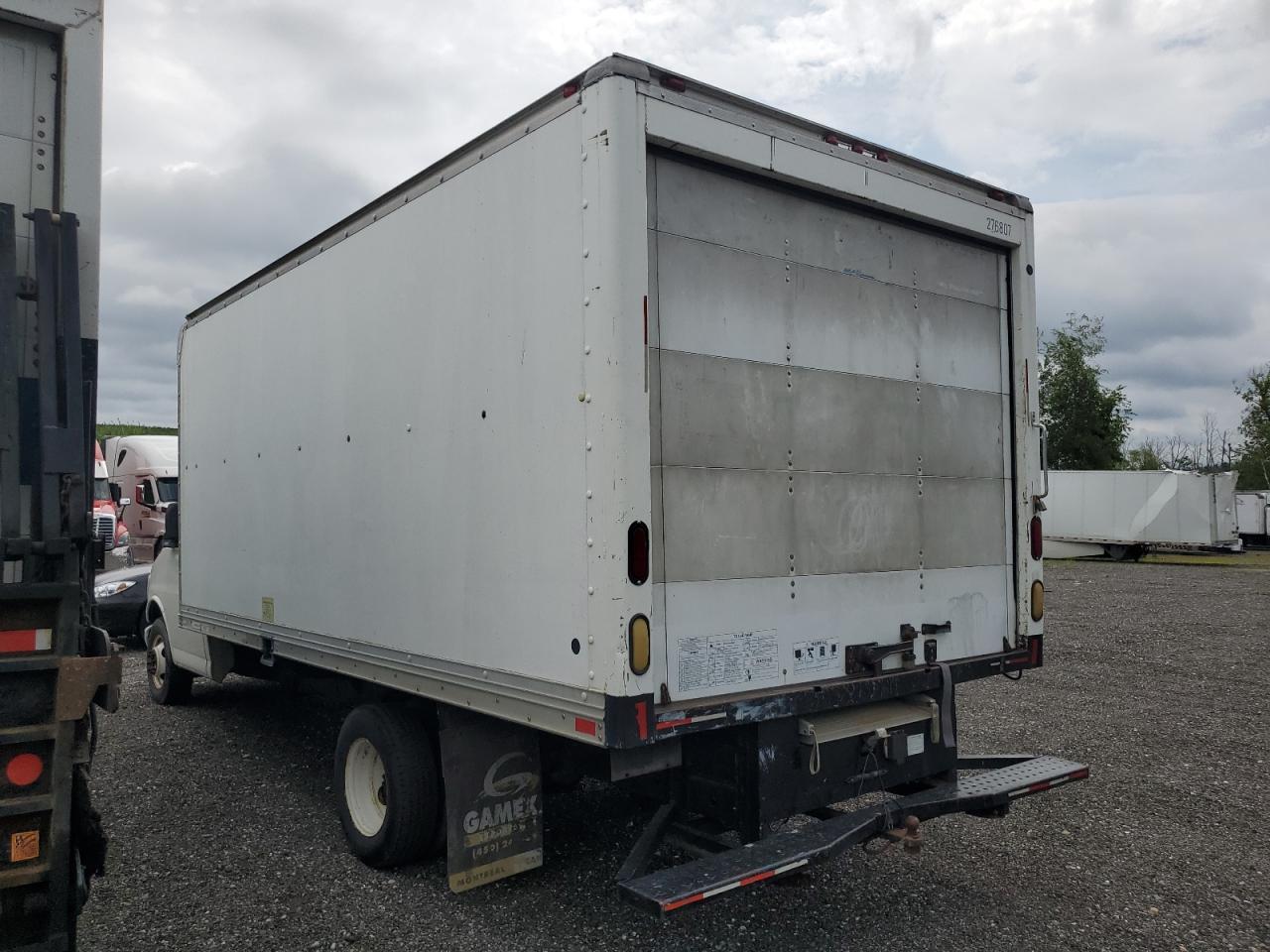 2001 GMC Savana Cutaway G3500