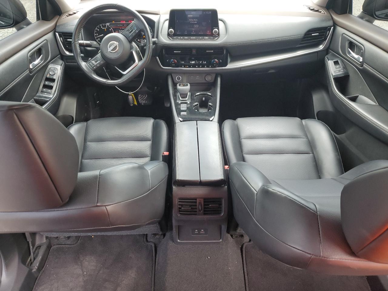2022 Nissan Rogue sv
