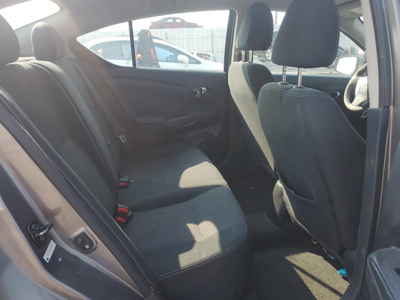2016 Nissan Versa s