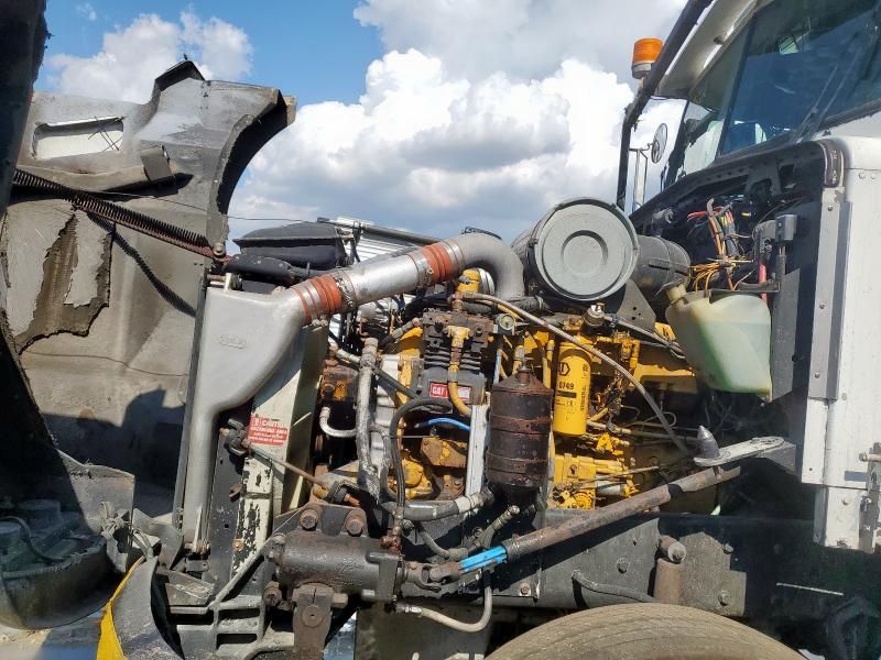 1988 Kenworth T600 Truck Cab AND Chassis