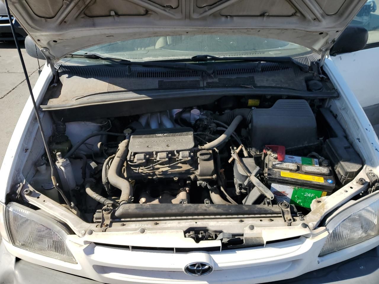 2000 Toyota Sienna ce