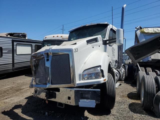 2024 Kenworth Construction T880