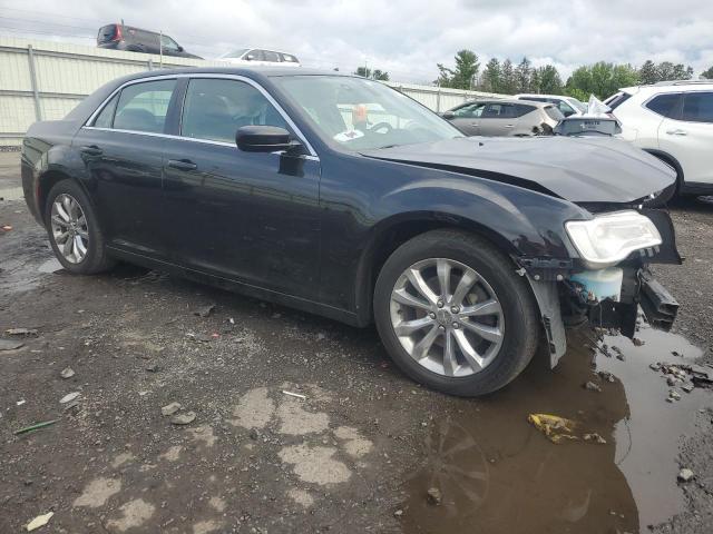 2018 Chrysler 300 Touring