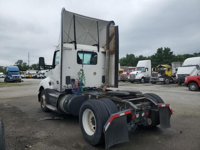 2016 Kenworth T680 Semi Truck