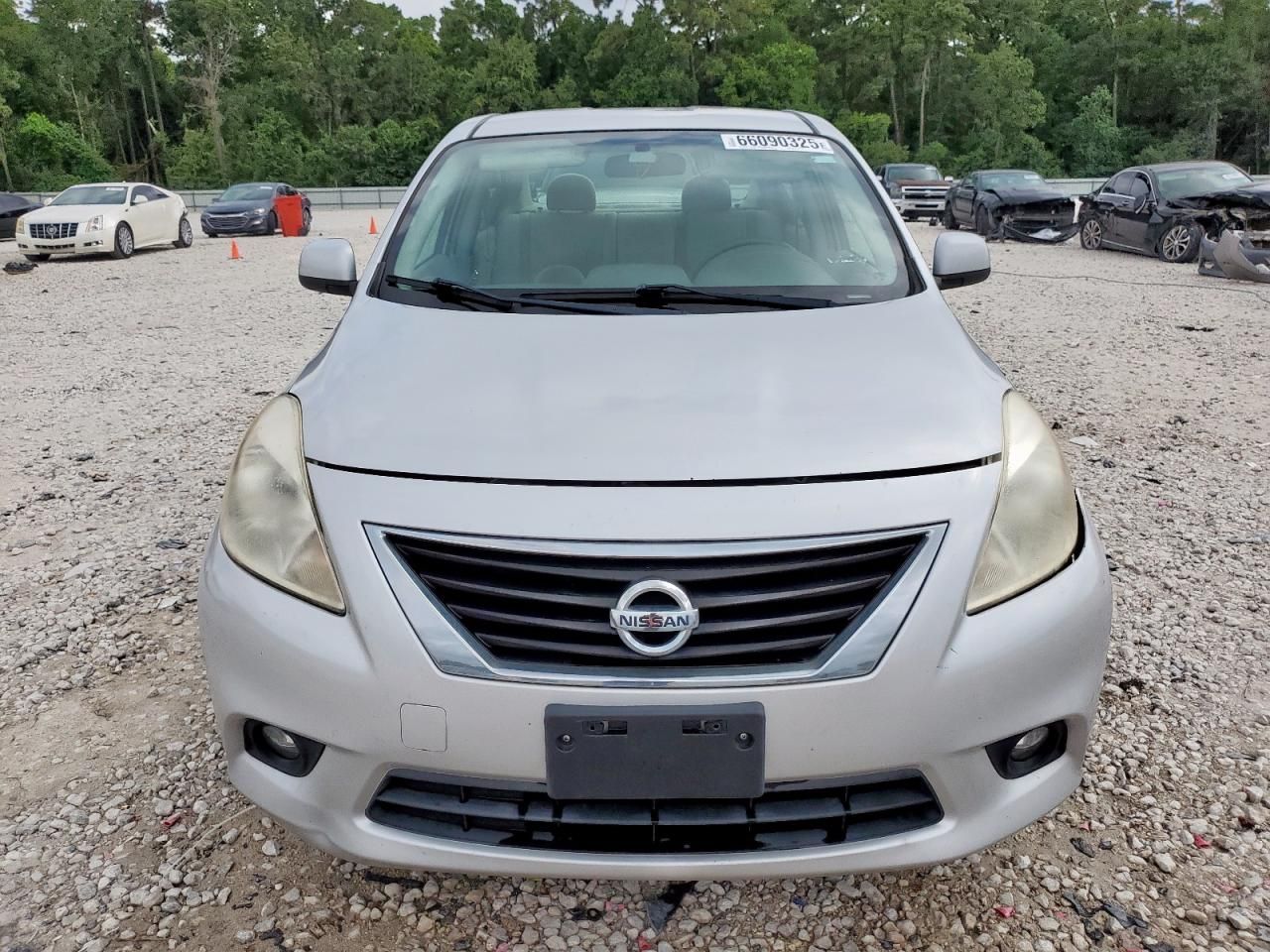 2013 Nissan Versa s