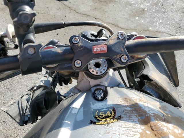 2023 Aprilia Tuono V4