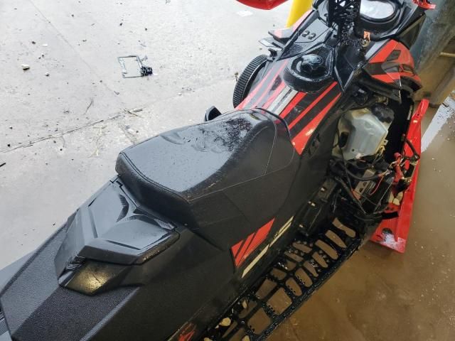 2016 Skidoo 2016 Skidoo Summit SP