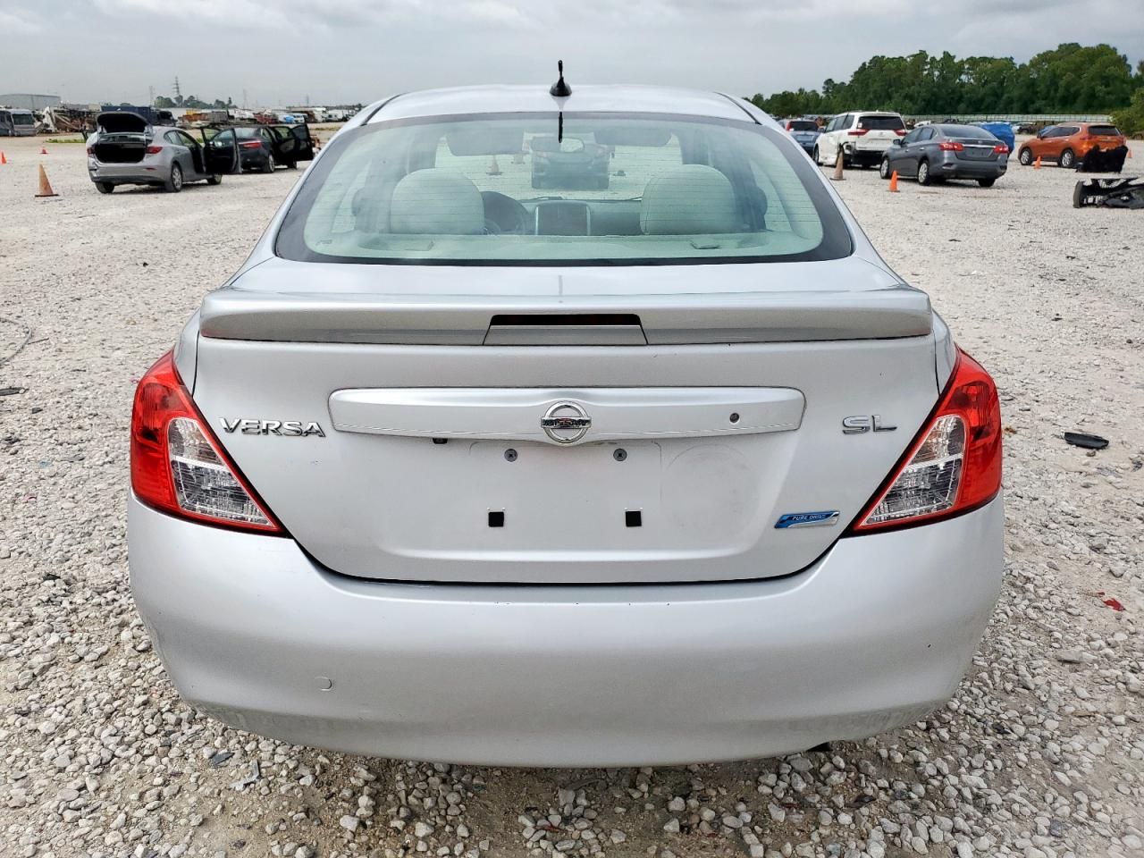 2013 Nissan Versa s