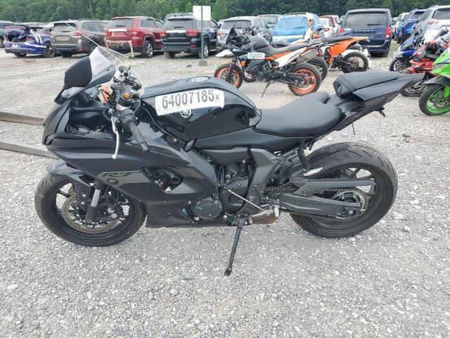 2025 Yamaha YZFR7
