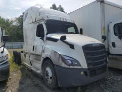 Salvage trucks for sale at Columbia Station, OH auction: 2022 Freigliner 2022 Freightliner Cascadia 126 Semi Truck