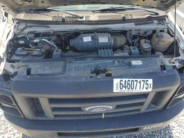 2012 Ford Econoline E350 Super Duty Cutaway Van