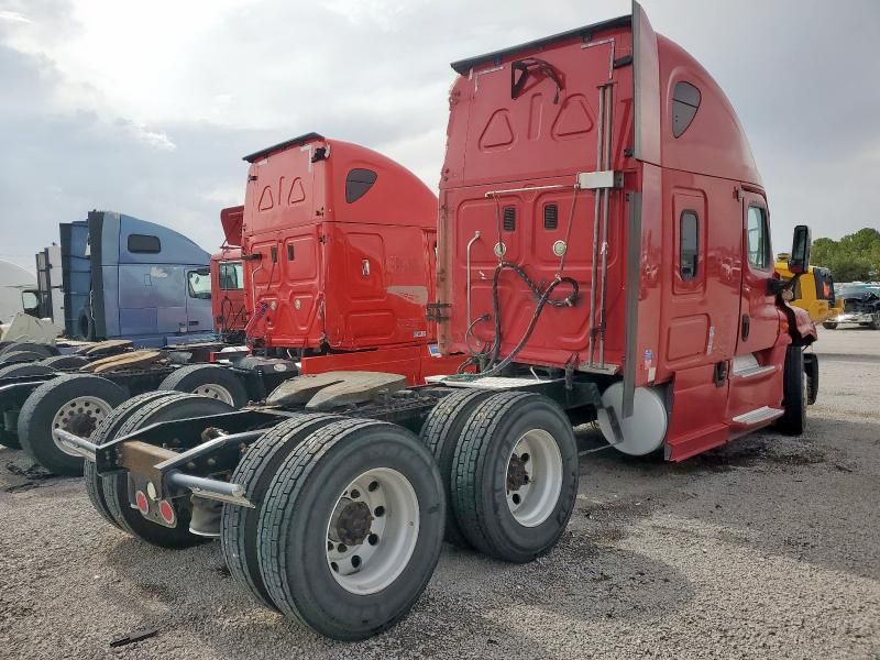 2013 Freightliner Cascadia 125 Semi Truck