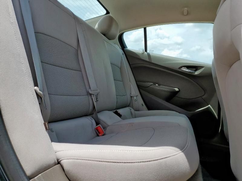 2018 Chevrolet Cruze LS