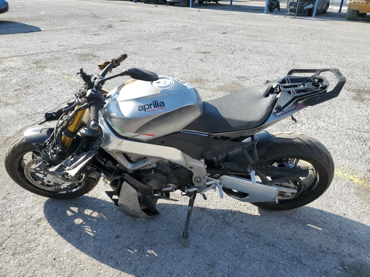2023 Aprilia Tuono V4