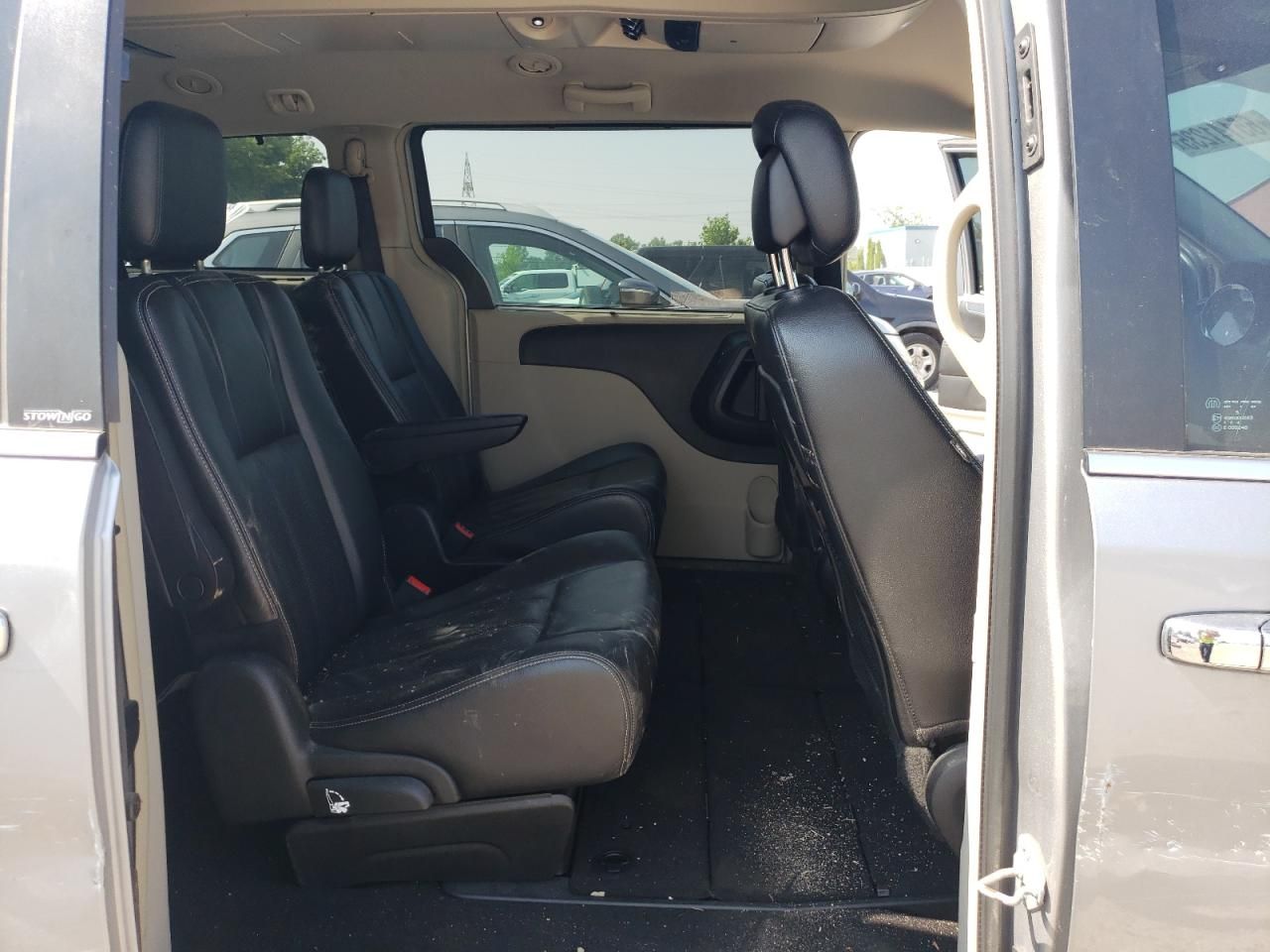 2014 Chrysler Town & Country Touring l