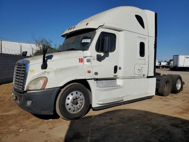2015 Freightliner Cascadia 125 Semi Truck