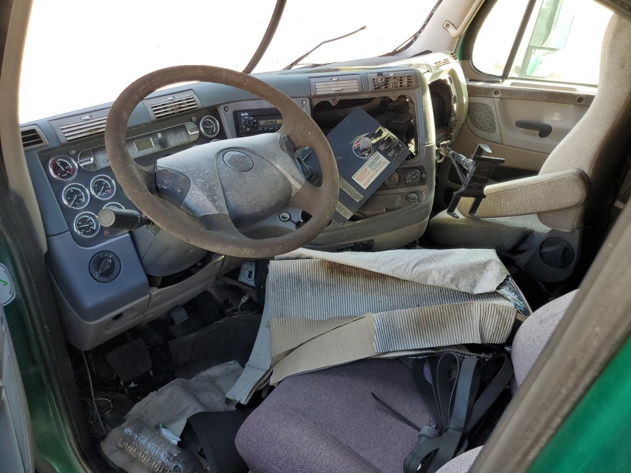 2010 Freightliner Cascadia 125