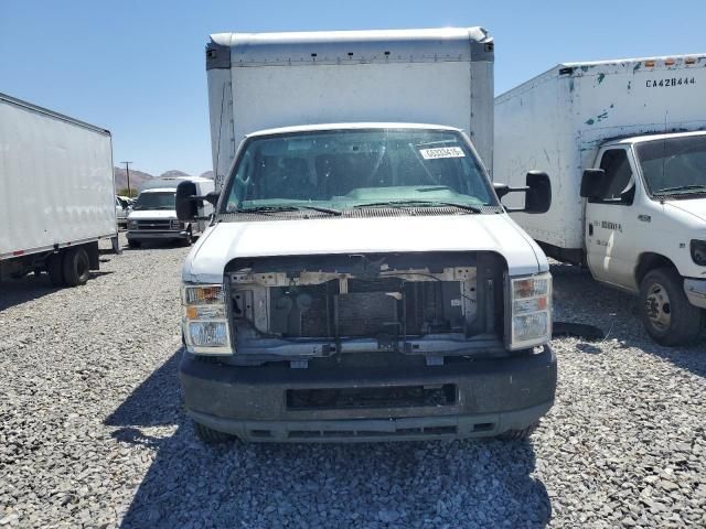 2018 Ford Econoline E350 Super Duty Cutaway Van