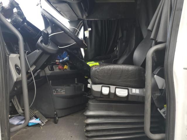 2021 Freightliner Cascadia 126