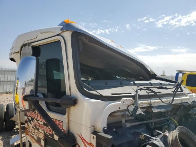 2016 Kenworth Construction T270