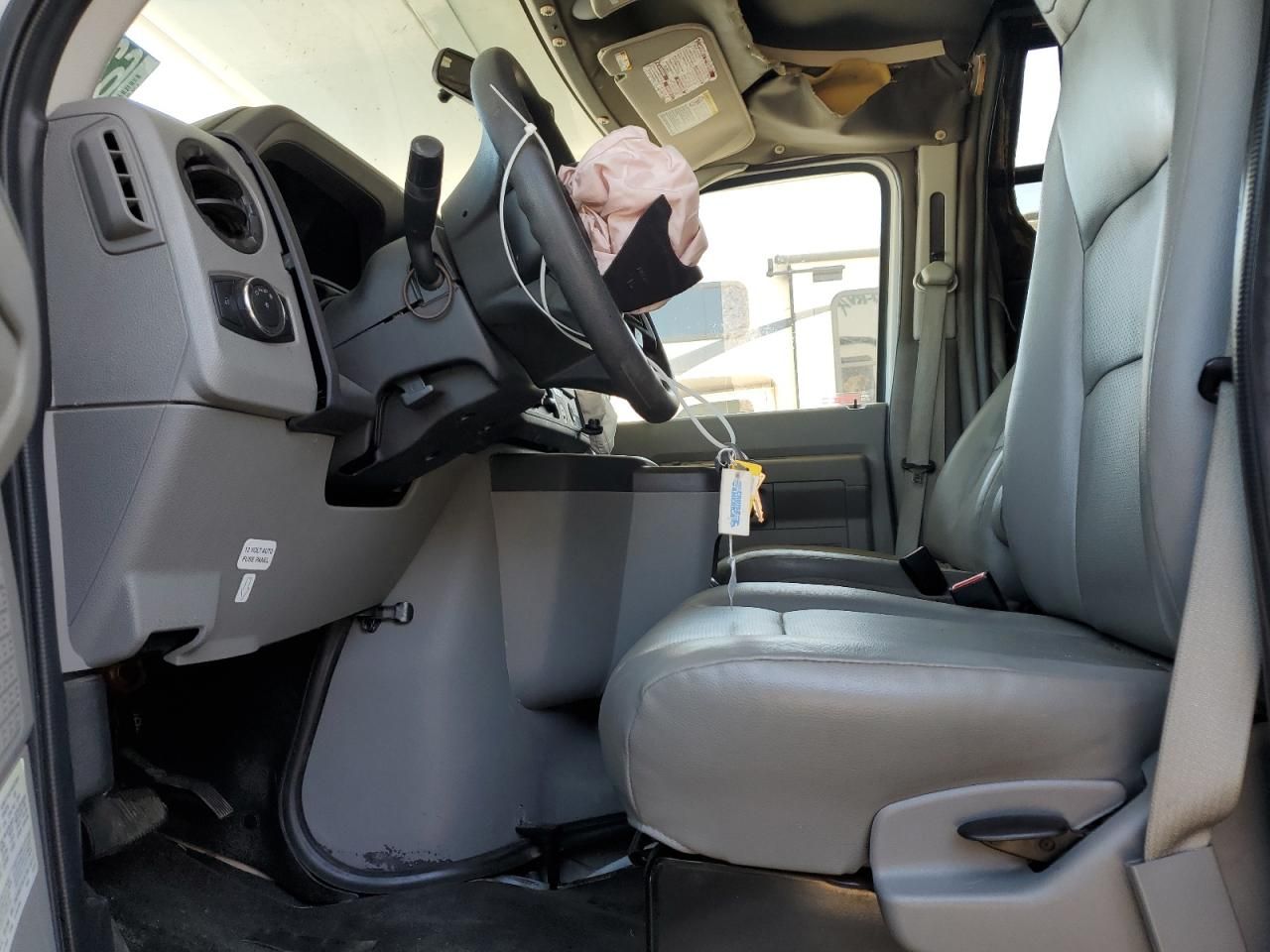 2021 Ford Econoline E350 Super Duty Cutaway Van