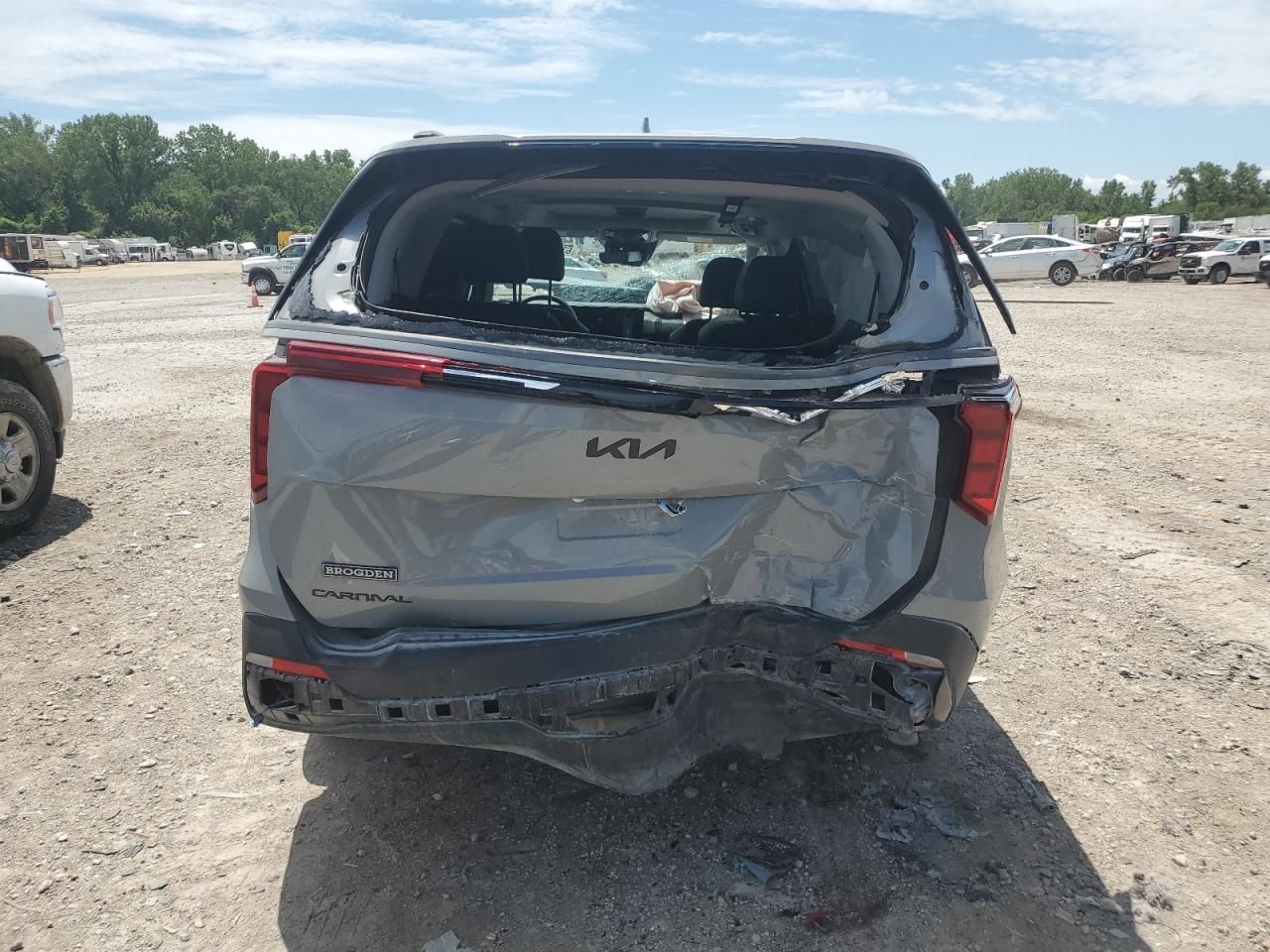 2025 KIA Carnival sx