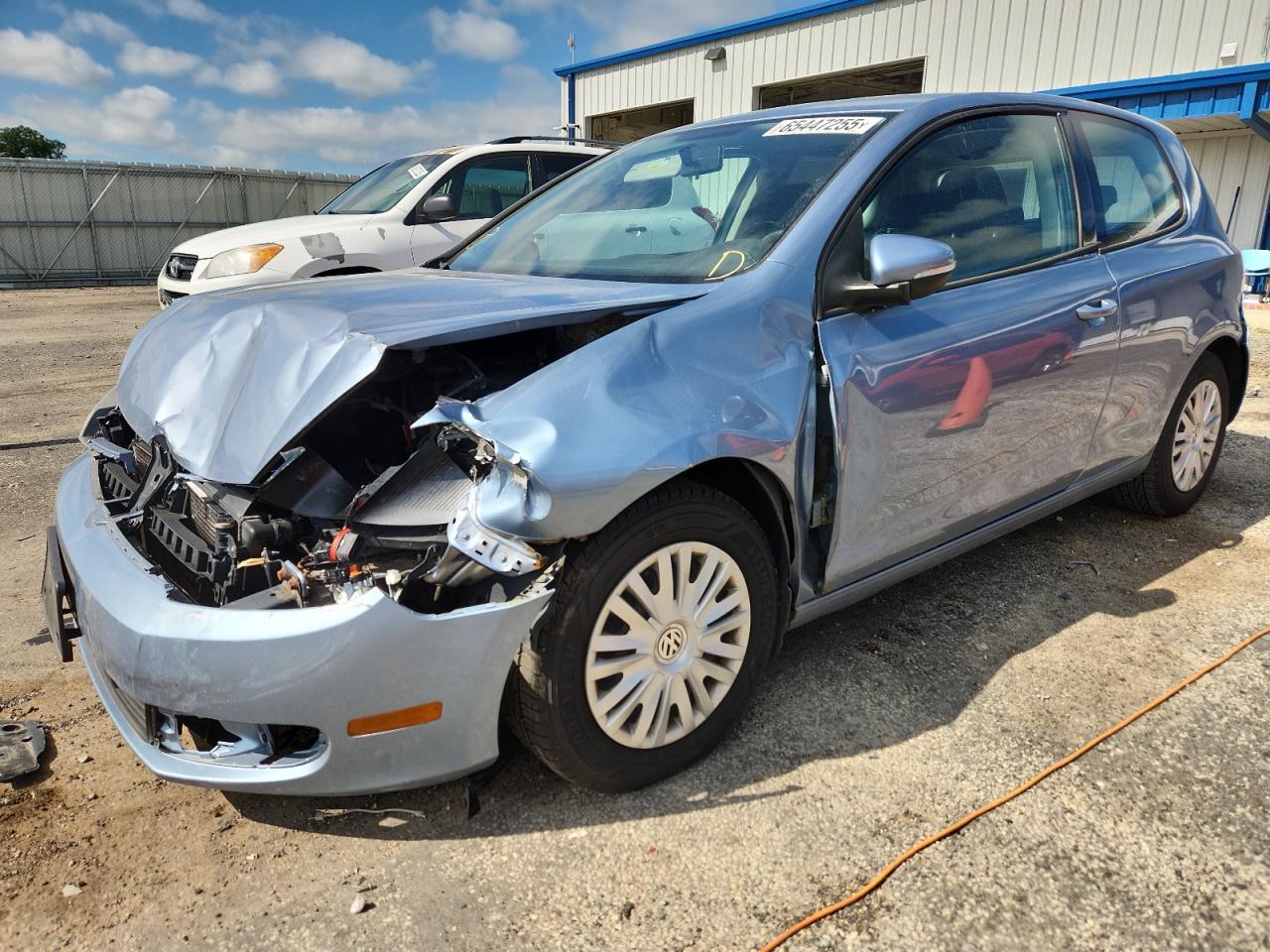 2010 Volkswagen Golf Base / s