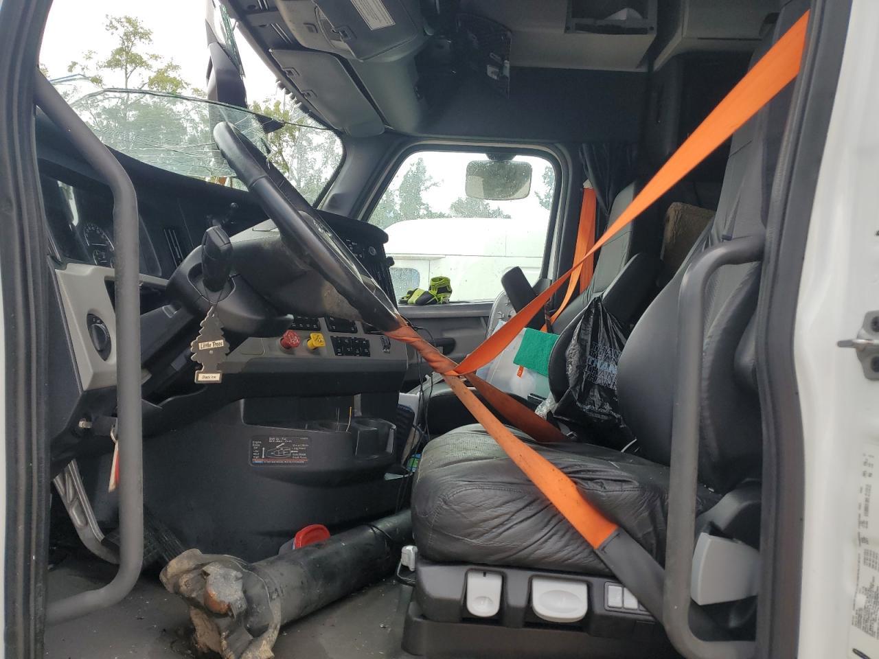 2022 Freigliner 2022 Freightliner Cascadia 126 Semi Truck