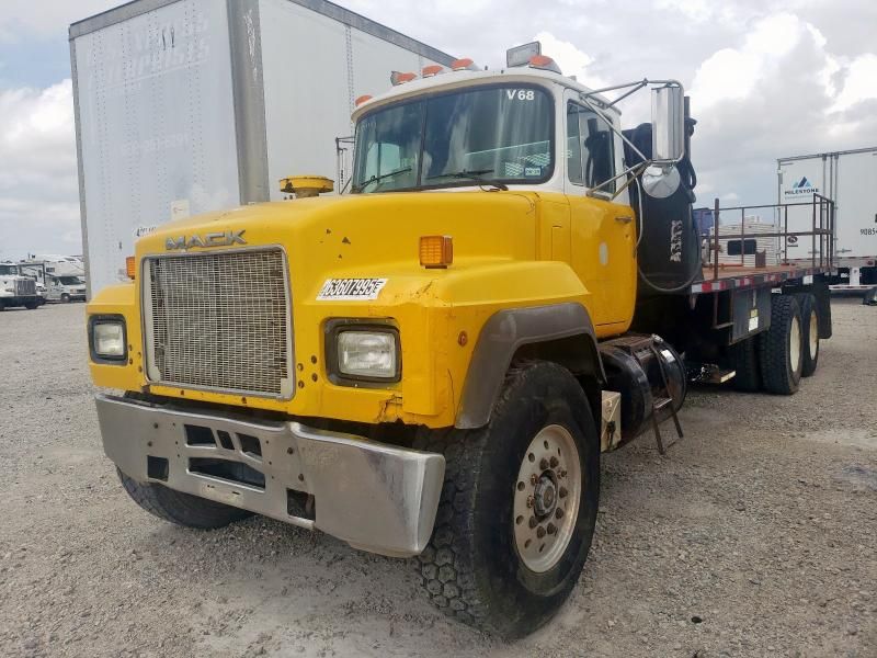 1997 Mack RD690S Flatbed Truck