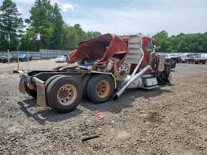 2014 Peterbilt 389 Semi Truck