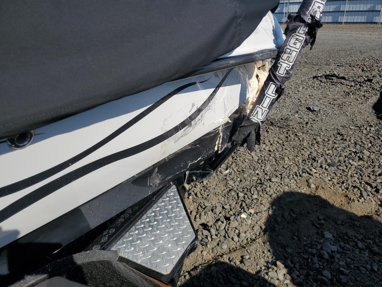2005 Boat W/TRL 27.5