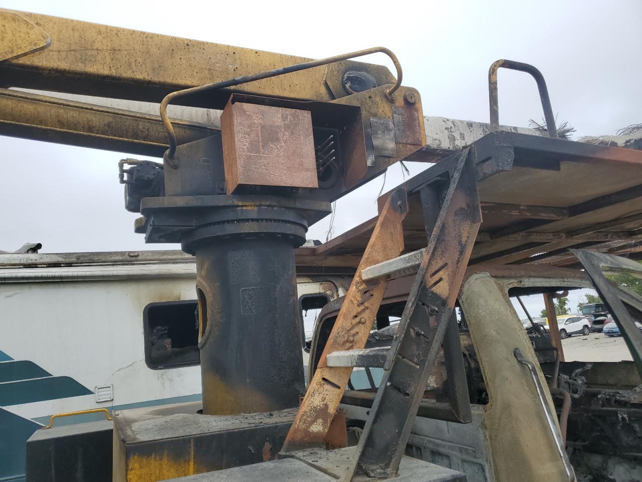 2016 Ford F750 Super Duty Forestry Bucket Truck