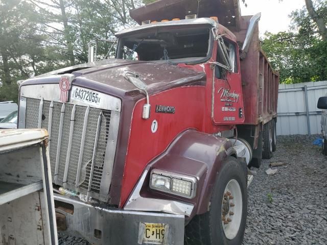 2006 Kenworth T800 Dump Truck