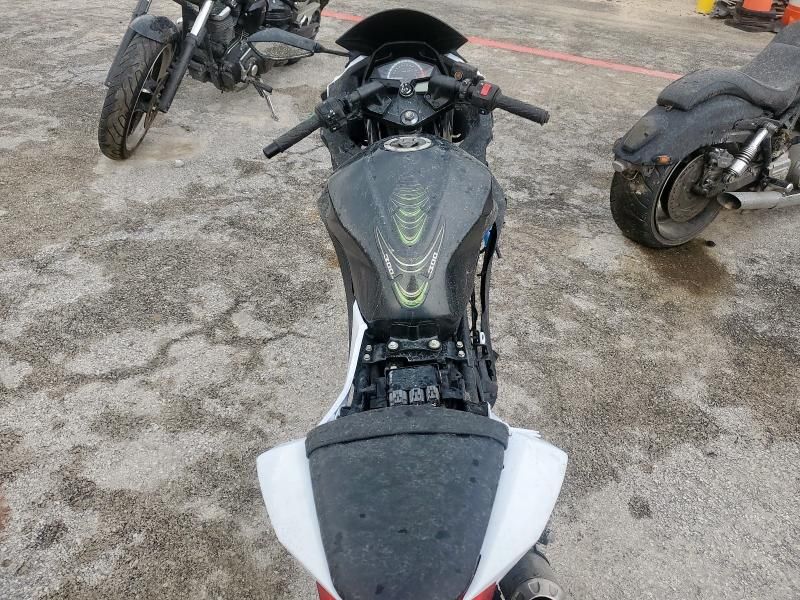 2016 Kawasaki EX300 A