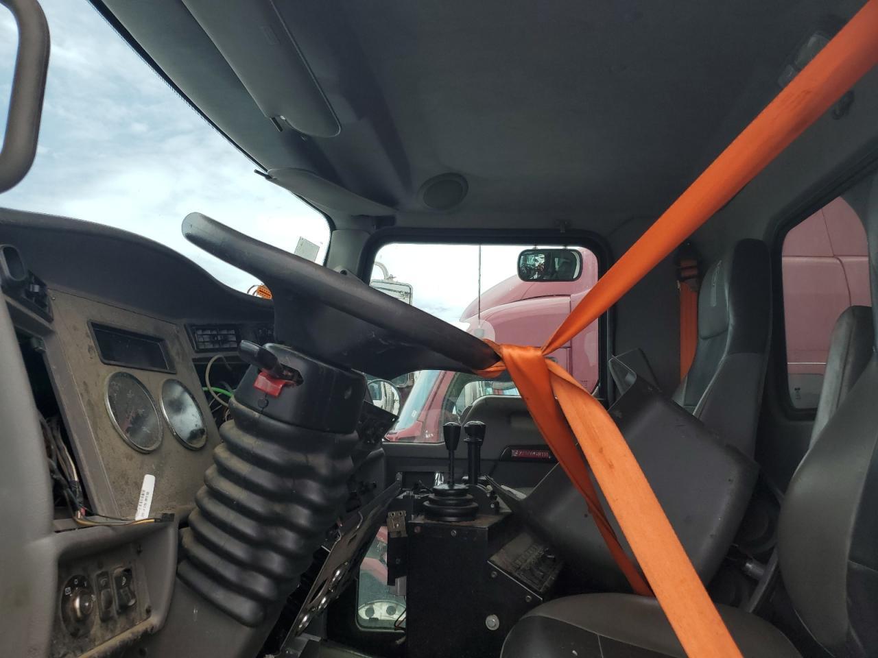 2018 Kenworth Construction T370