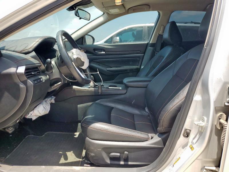 2020 Nissan Altima sr