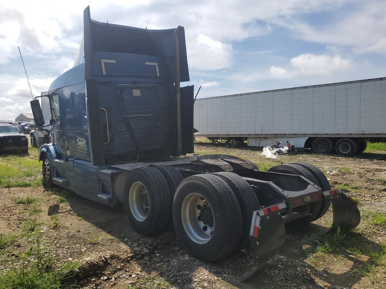 2012 Volvo VNL Semi Truck