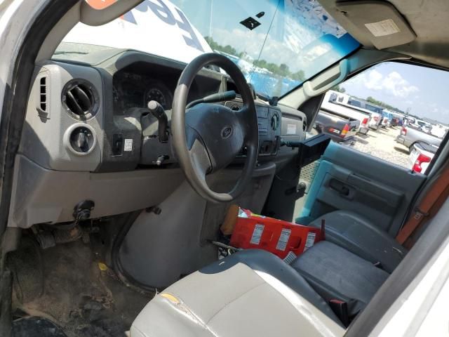 2014 Ford Econoline E350 Super Duty Cutaway Van BOX Truck
