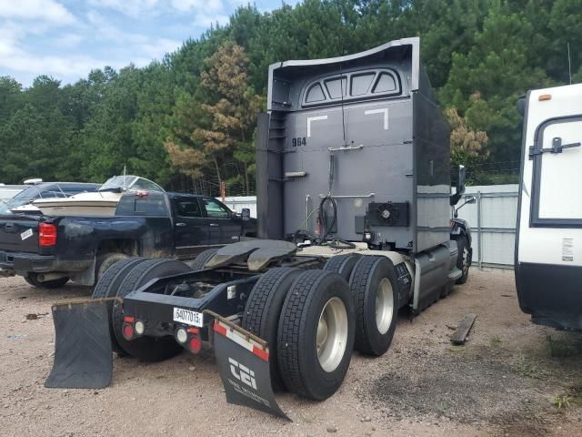 2016 Peterbilt 579 Semi Truck