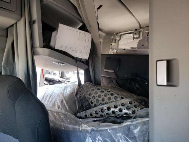 2023 Kenworth Construction T680