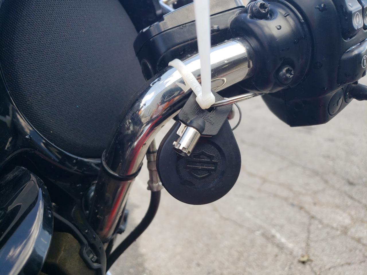 2017 Harley-Davidson Flhtk Shrine Ultra Limited