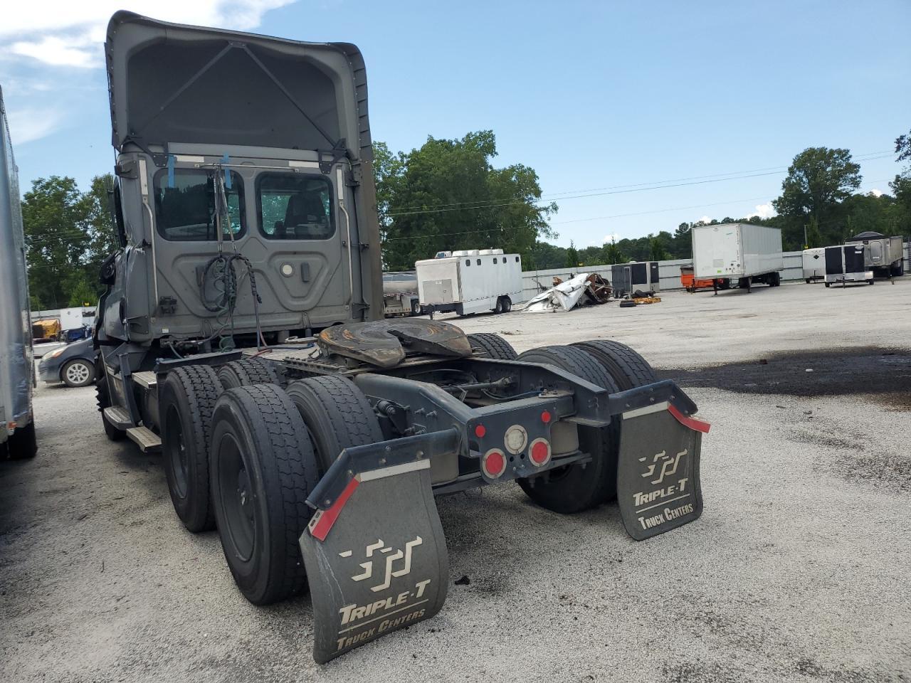 2022 Freightliner Cascadia 126 Semi Truck