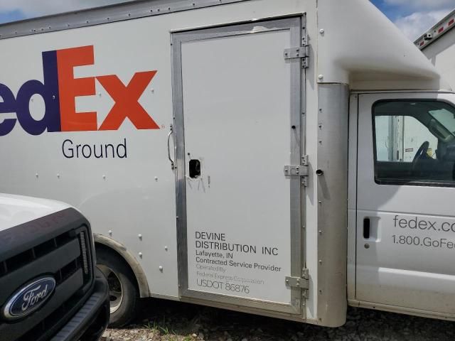 2021 Ford Econoline E350 Super Duty Cutaway Van