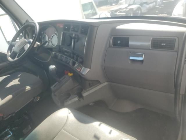 2014 Kenworth T680 Semi Truck