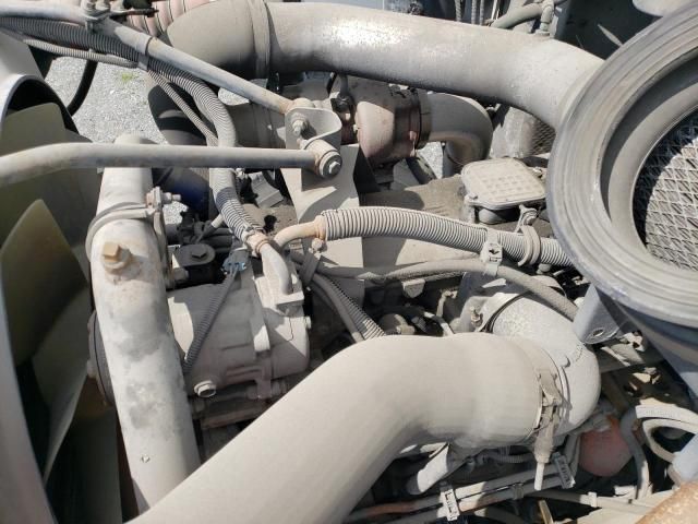 2005 Peterbilt 330